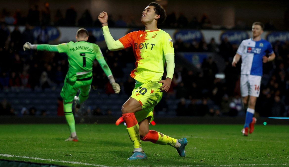 West Ham: Moyes interested in Johnson