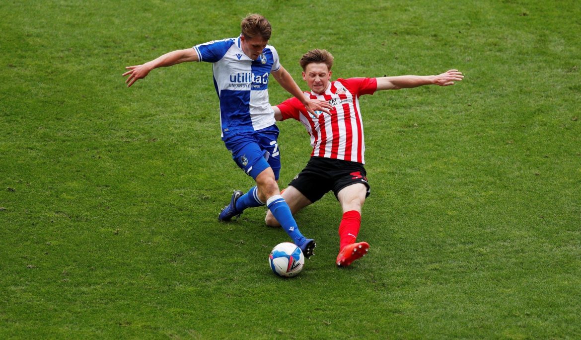 Phil Parkinson must consider axing Sunderland’s wasteful product Denver Hume